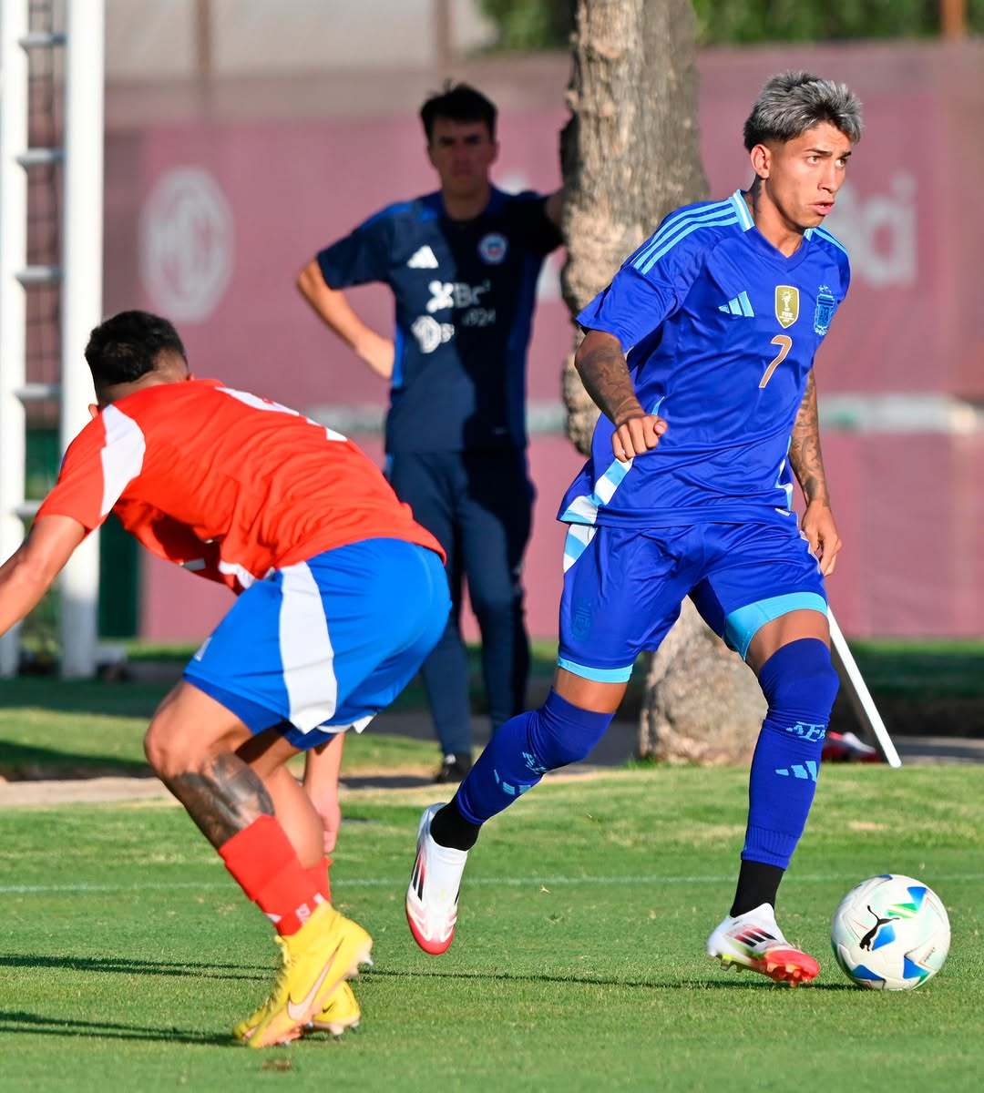 阿根廷男子篮球队成功击败对手