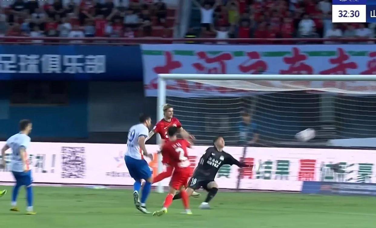 爱游戏娱乐-包含重庆客场逆袭，彻底击垮北京国安的词条