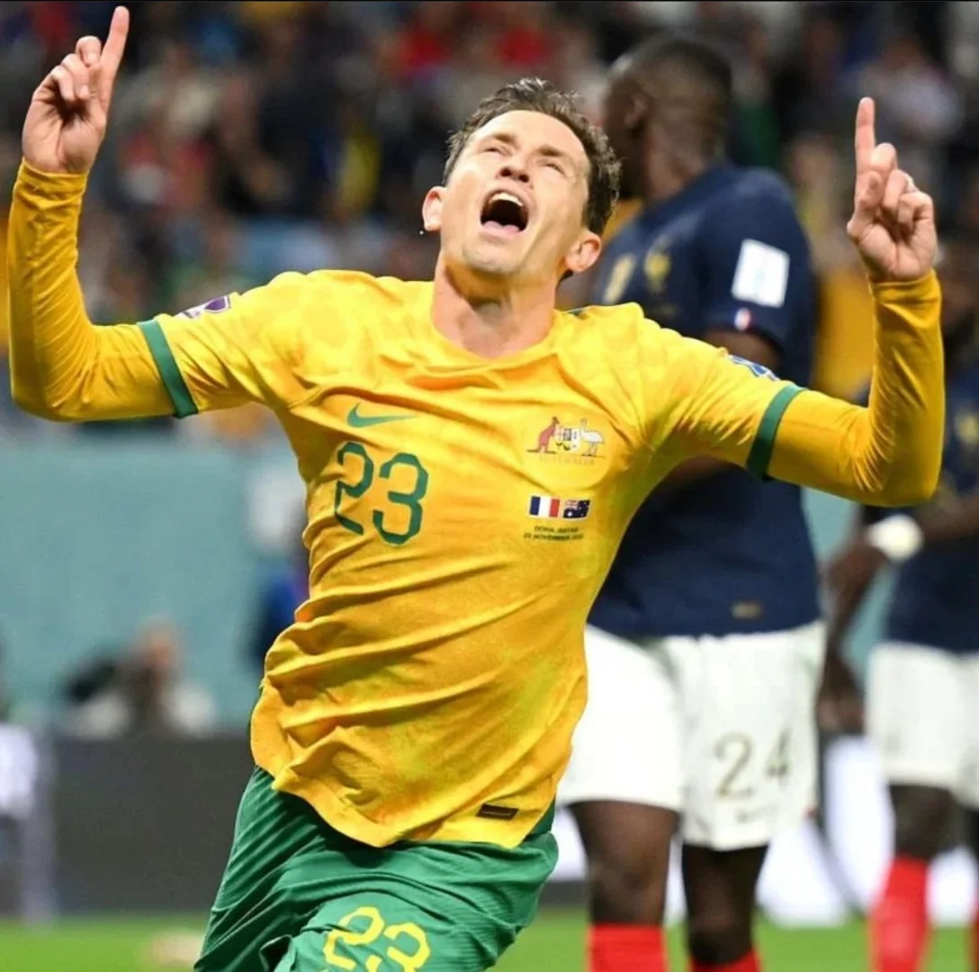 爱游戏官网入口-关于惊险逆转：澳大利亚游泳选手夺取冠军的信息