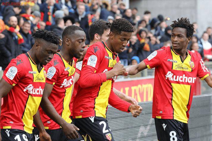 圣埃蒂安主场保持不败,豪取三分 圣埃蒂安主场保持不败,豪取三分