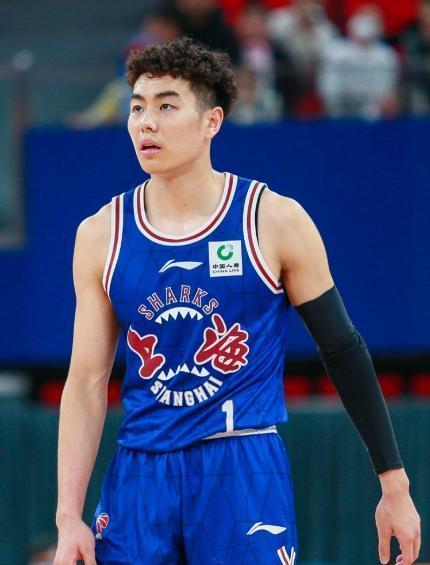 首发篮球联赛,新星崭露头角 首发篮球联赛,新星崭露头角