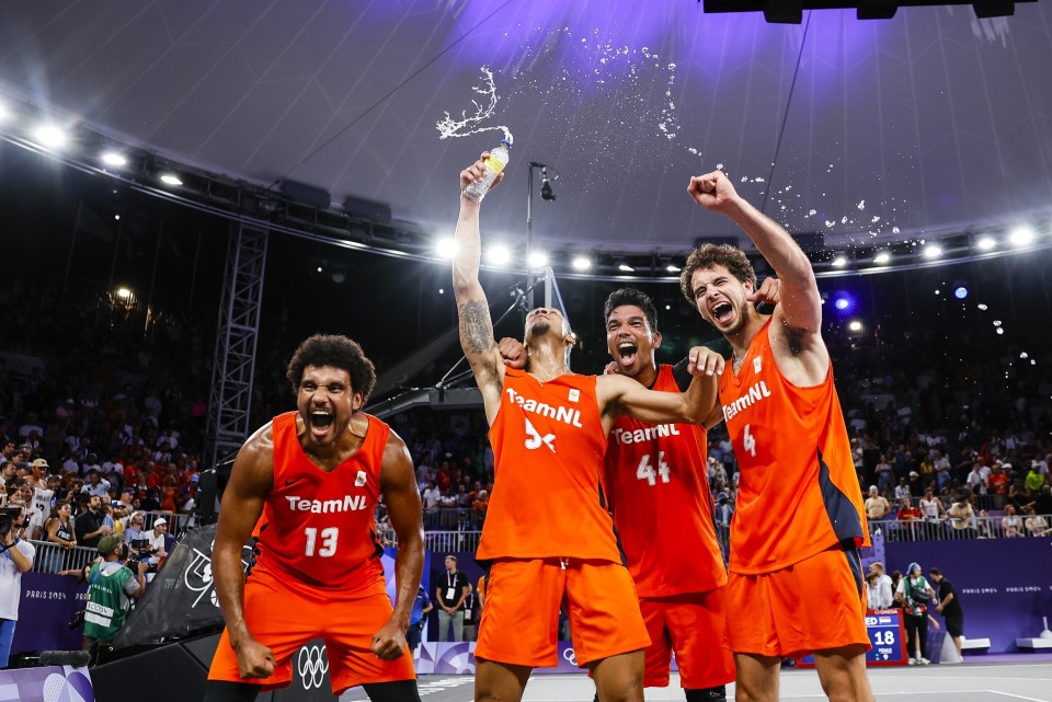 爱游戏在线-澳大利亚男篮飙分夺胜，淘汰立陶宛晋级半决赛