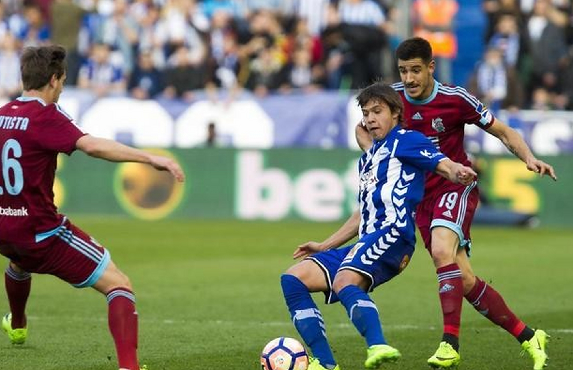 爱游戏网站-关于皇家社会主场不敌巴伦西亚，遭受连败压力的信息