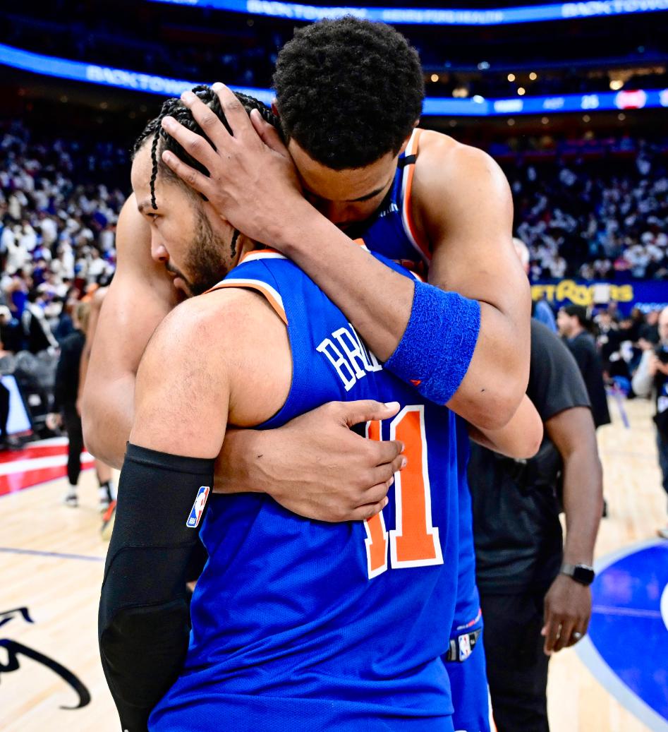 包含尼克斯队遭遇惨败，战绩继续低迷的词条