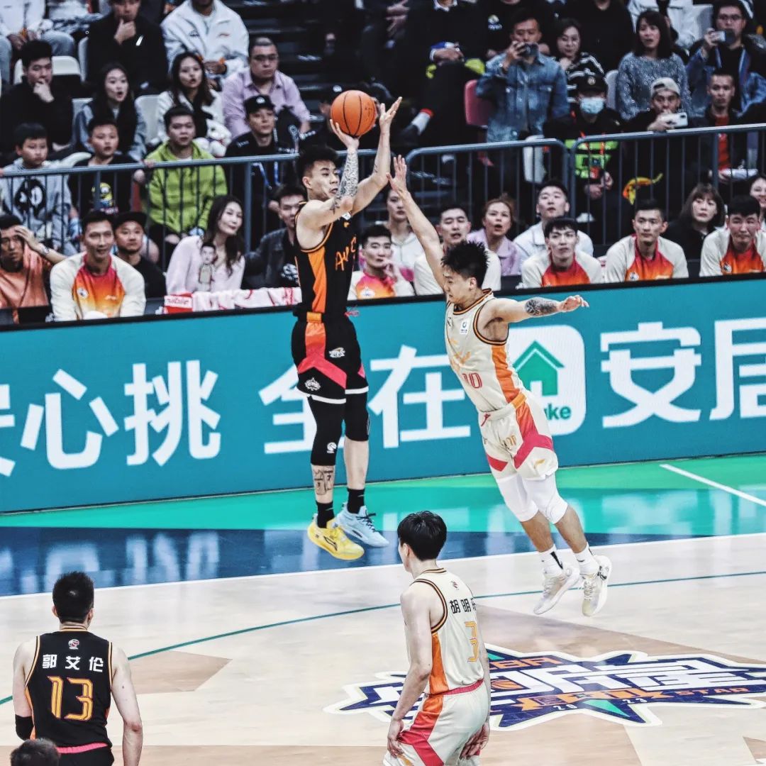 CBA全明星周末举行，易建联再次当选全明星MVP的简单介绍