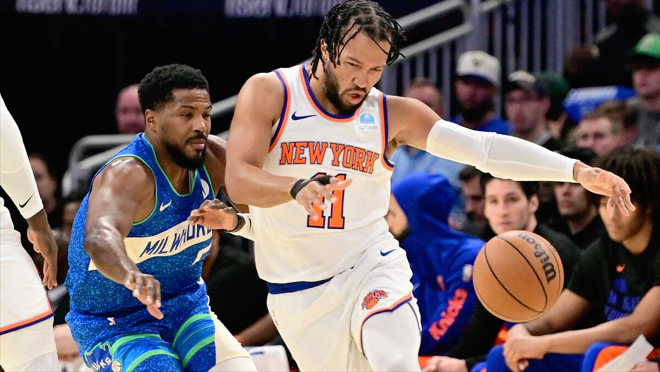 包含雄鹿惜败猛龙，遭遇三连败的词条