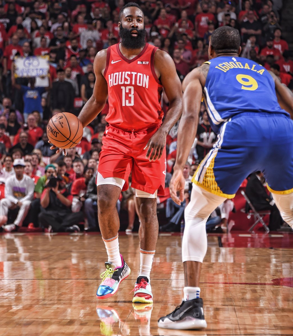 天津泰达争分夺秒扳平比分，坚持不懈取得平局的简单介绍