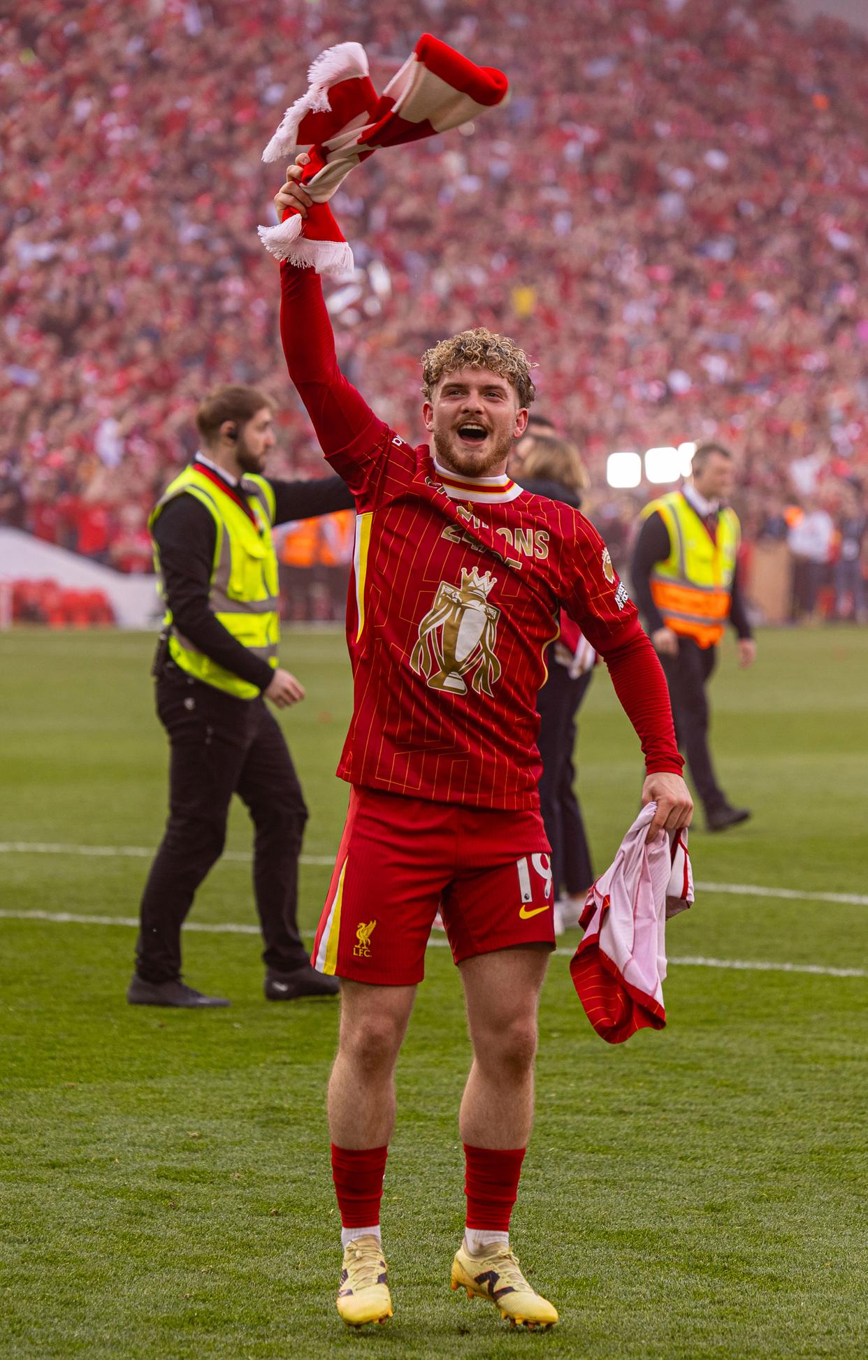 利物浦后卫表现神勇，守住胜利