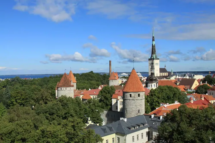 爱游戏官方登录入口-爱沙尼亚击败俄罗斯，晋级帆船混合团体赛的简单介绍