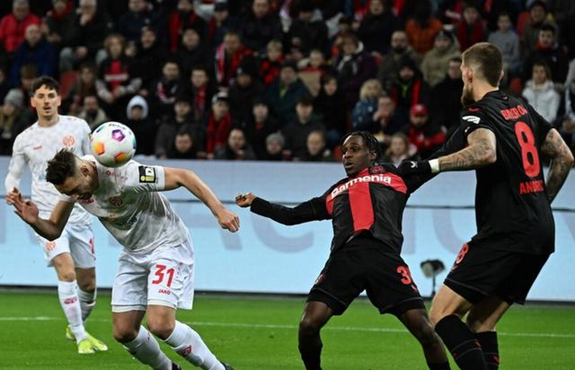 爱游戏app下载地址-勒沃库森在主场战胜对手，取得连胜的简单介绍